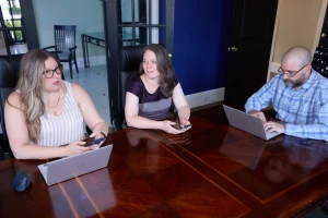 team-at-cut-throat-marketing tayla-cynthia-and-geoff-of-cut-throat-marketing